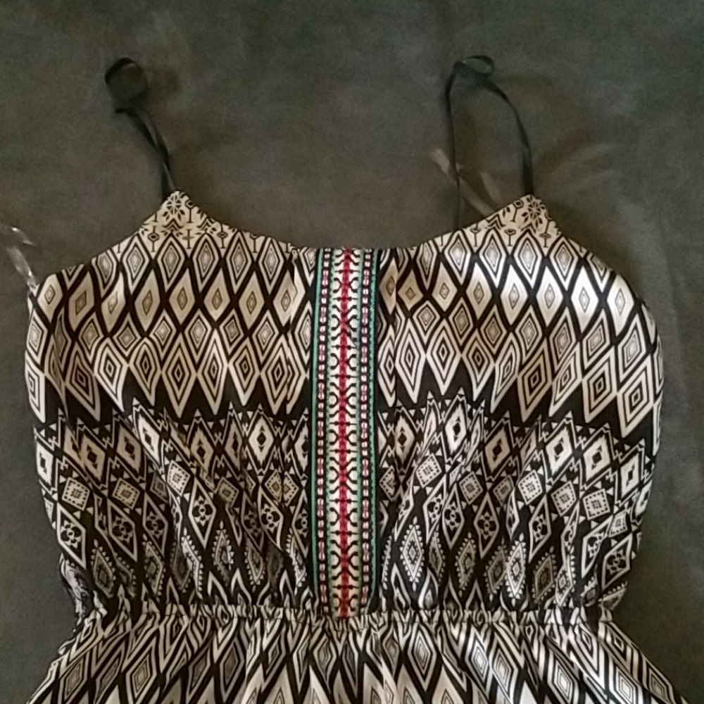 Blk/tan tribal print dress